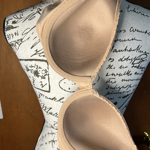 Victoria’s Secret lined bra - Picture 8 of 8